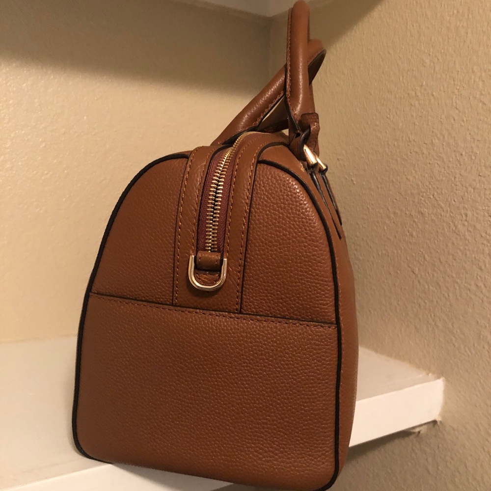 Michael Kors Purse. - Picture 2 of 4